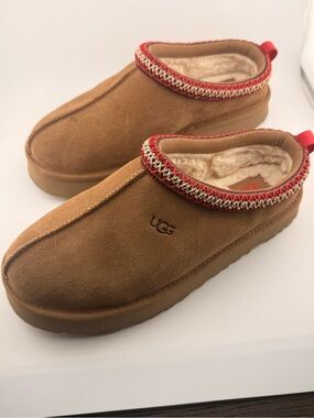 UGG Taz ll Chestnut Slip-On Slippers with Red Trim size USA6 - EU38